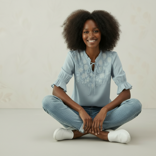 Blouse bleue à broderie
